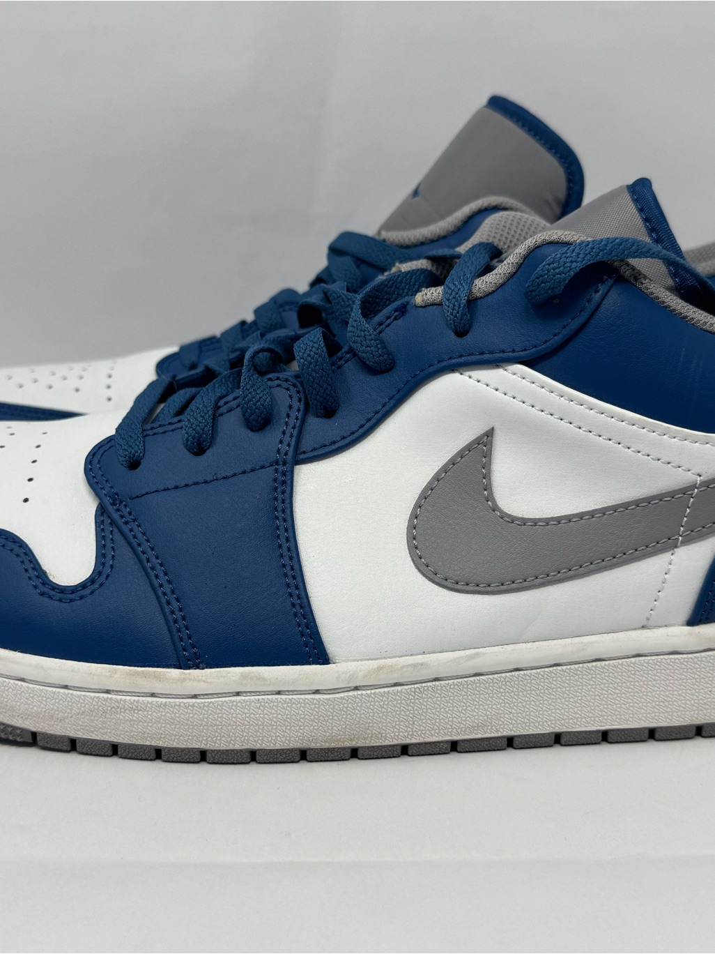 Nike Air Jordan 1 Low True Blue Cement Grey 553558 412 Men’s Size 16 Barely Worn